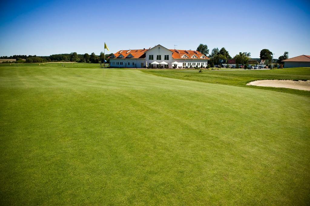 Golf Hotel Lisia Polana Pomocnia Eksteriør billede